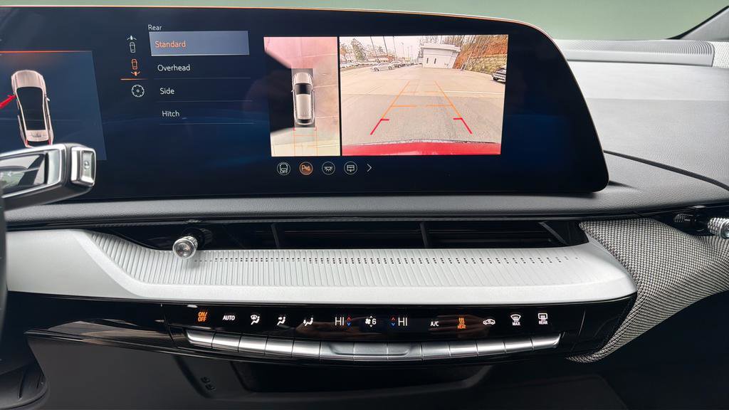 Certified 2025 Cadillac Optiq Sport 2 image 41