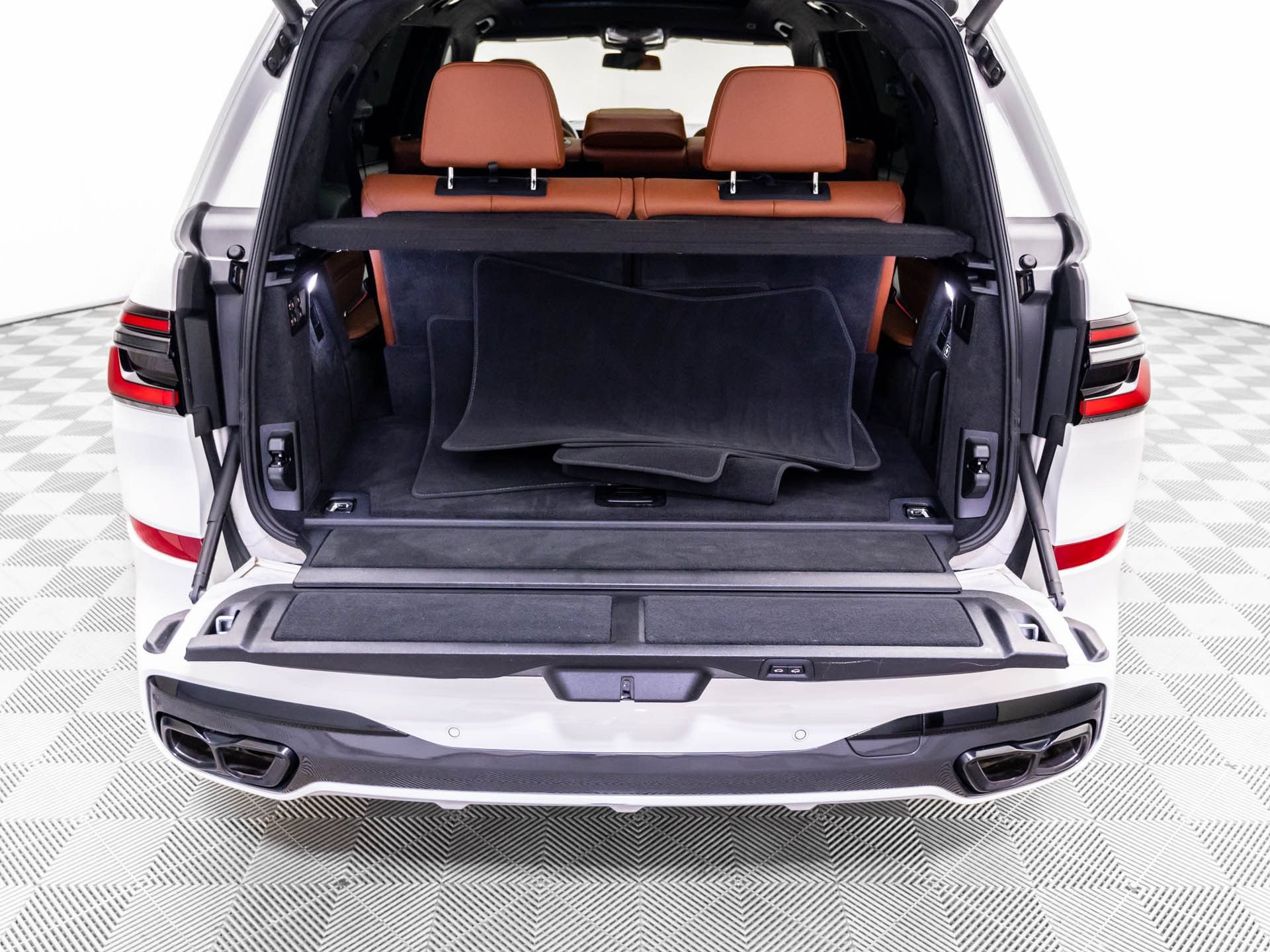 Certified 2026 BMW X7 M60i AWD/4WD image 33