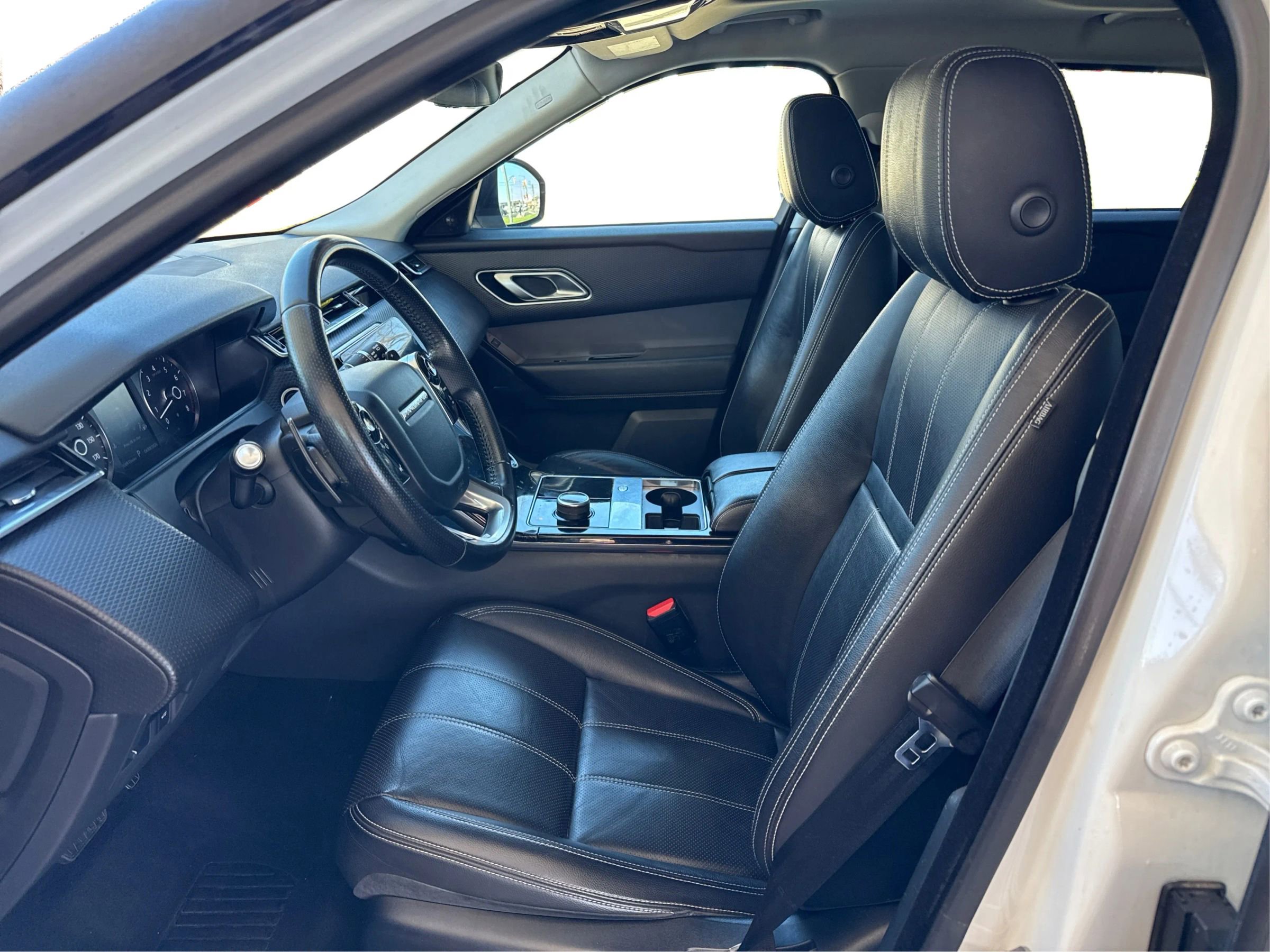 Used 2020 Land Rover Range Rover Velar S image 9