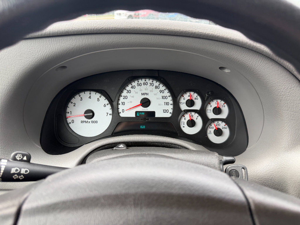 Used 2005 Chevrolet TrailBlazer LS w/ LS Preferred Equipment Group RWD image 32