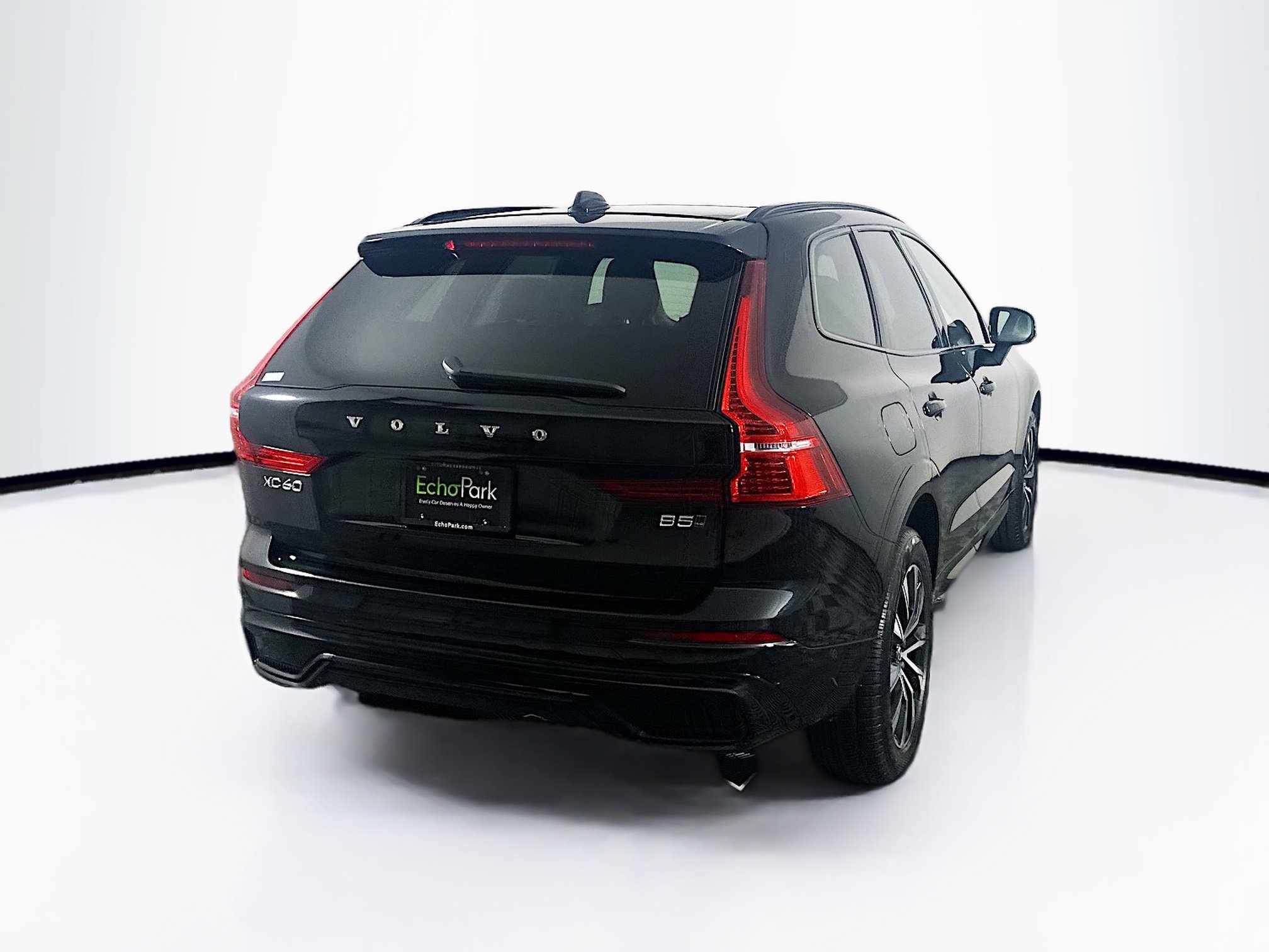 Used 2025 Volvo XC60 B5 Plus image 9