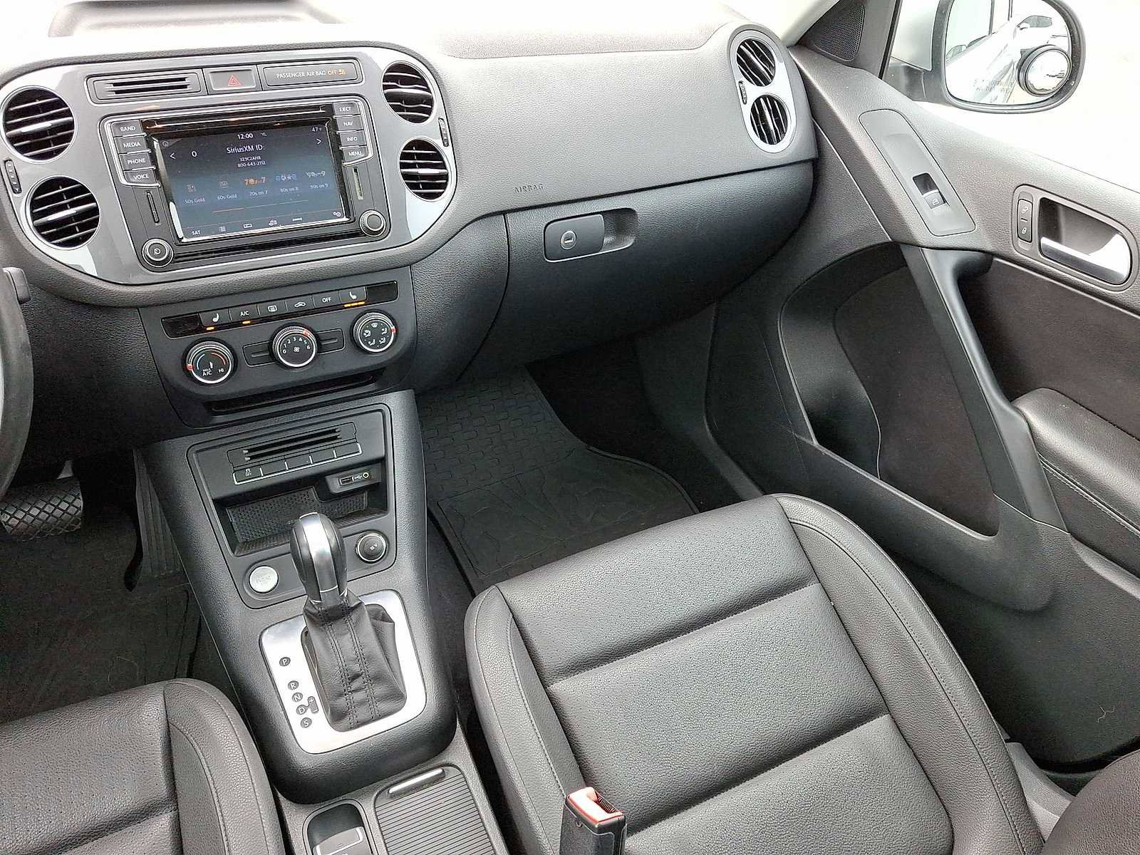 Used 2016 Volkswagen Tiguan SE image 12