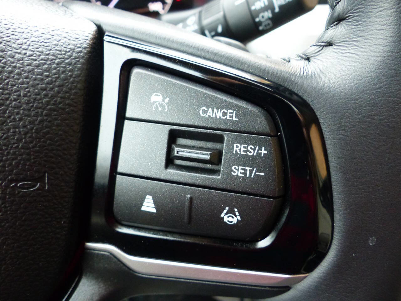 Used 2025 Honda Odyssey Touring image 25