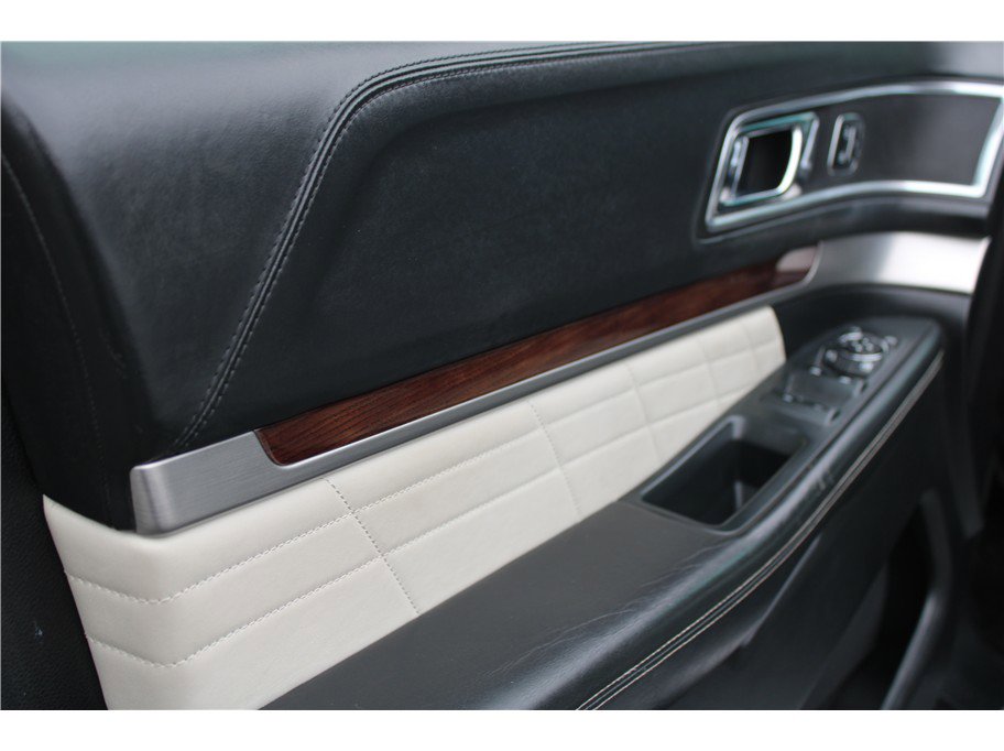 Used 2017 Ford Explorer Platinum image 29