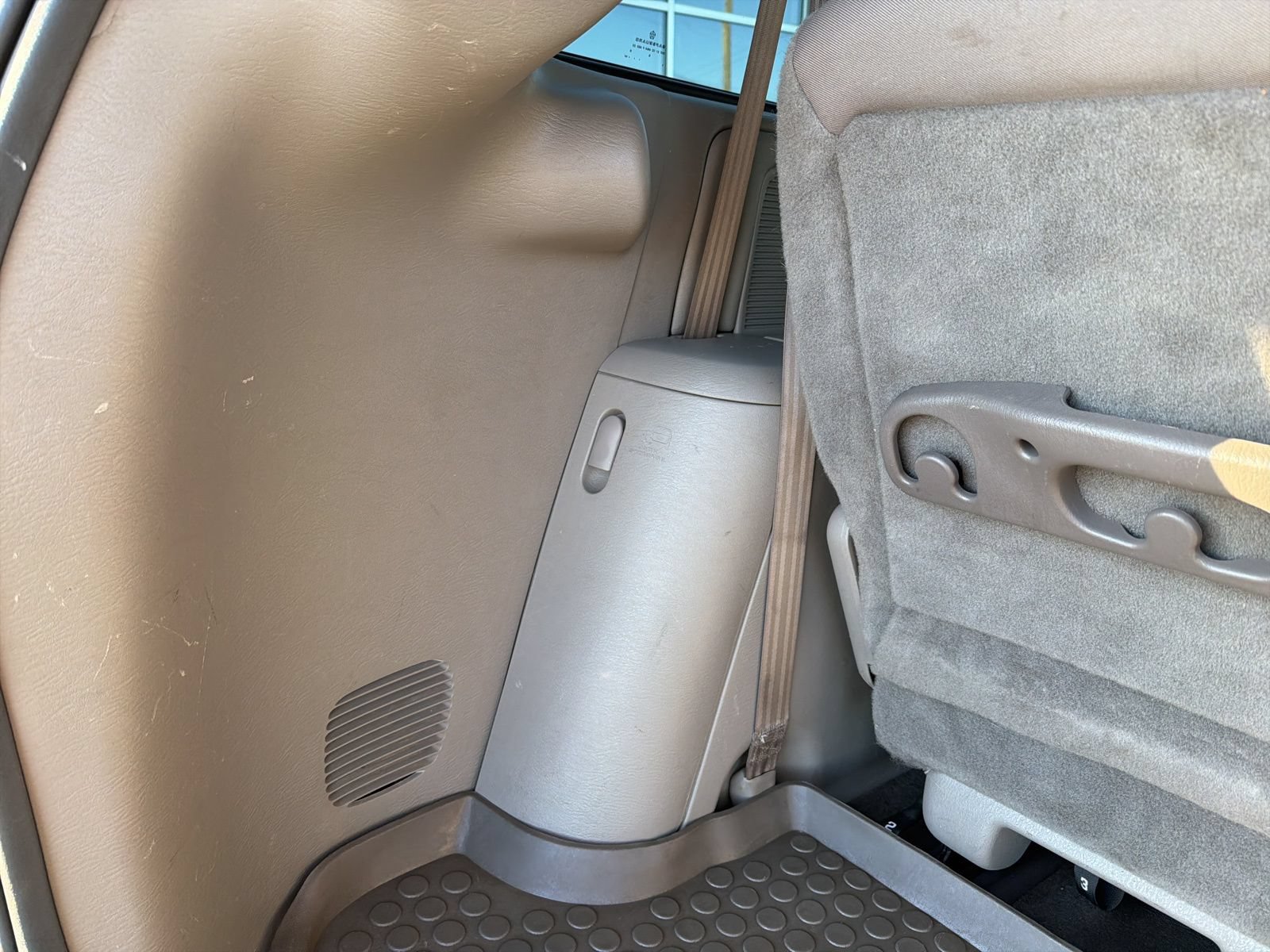 Used 2003 Dodge Grand Caravan Sport FWD image 25