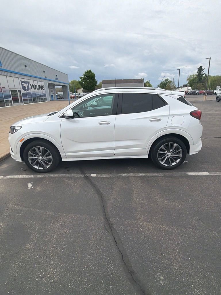 Used 2023 Buick Encore GX Select w/ Sport Touring Package AWD/4WD image 9