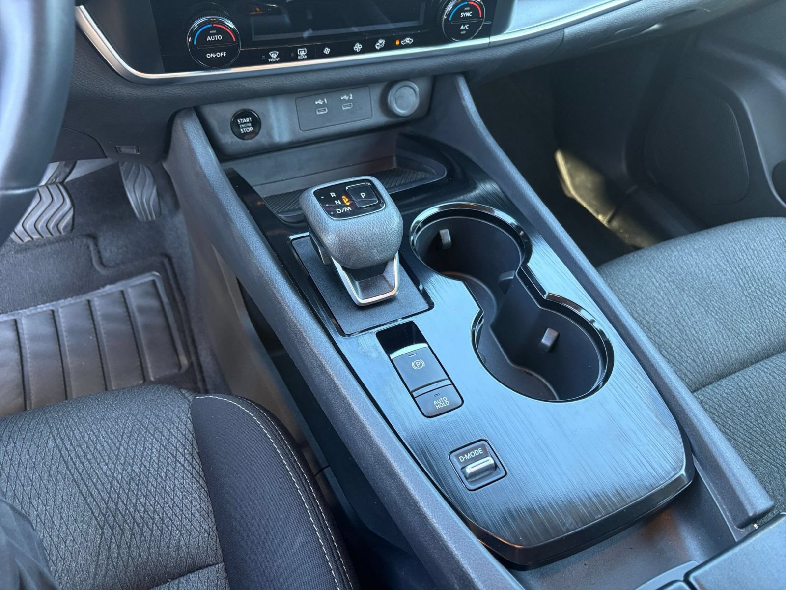 Used 2025 Nissan Rogue SV FWD image 43