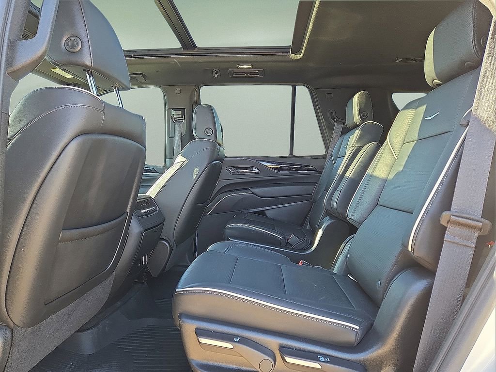 Used 2022 Cadillac Escalade Sport w/ Touring Package image 15