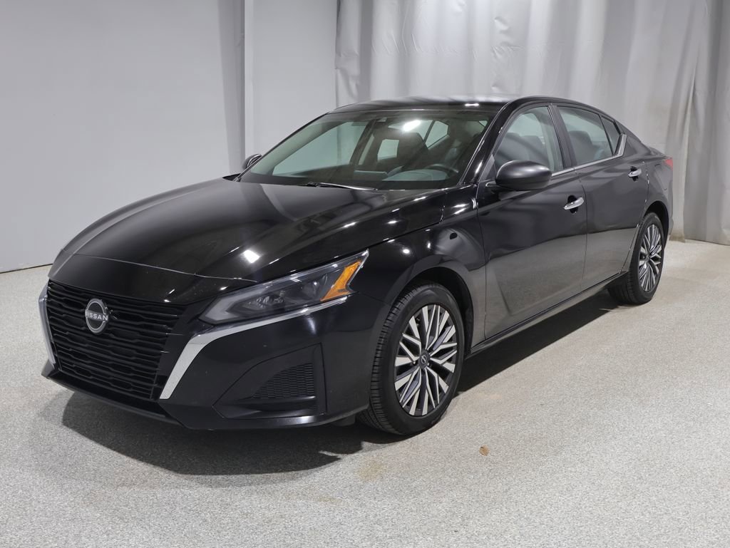 Used 2024 Nissan Altima 2.5 SV AWD/4WD image 6