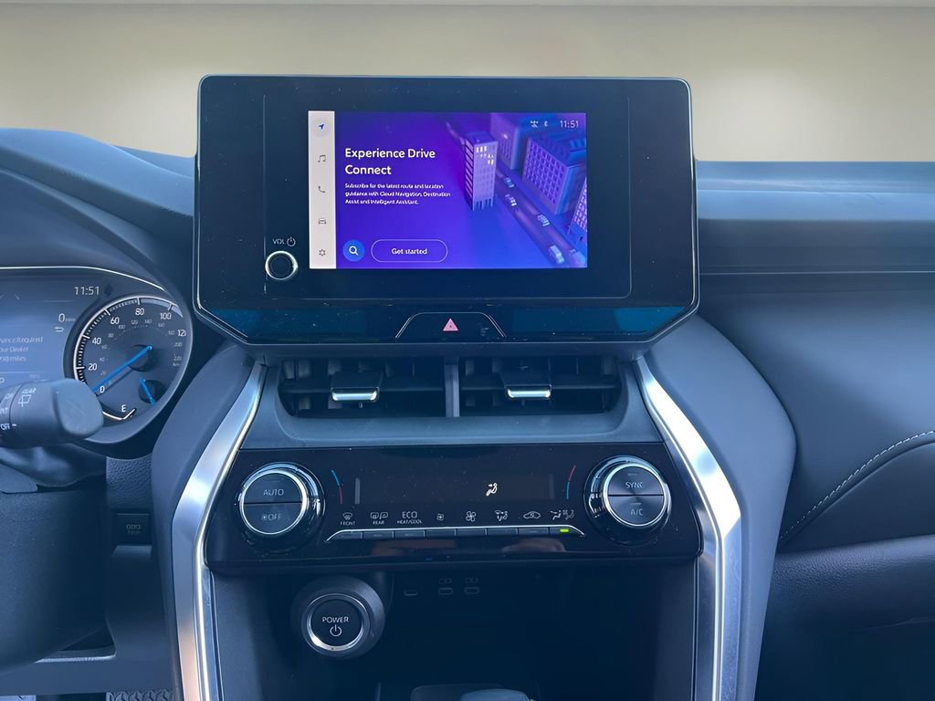 Used 2024 Toyota Venza LE image 16