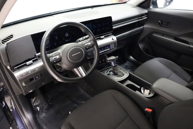 Used 2025 Hyundai Kona SEL image 8