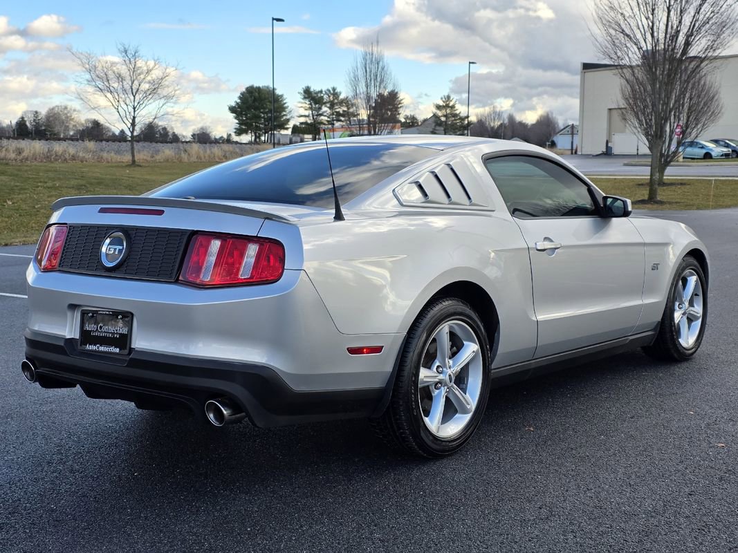 Used 2010 Ford Mustang GT Premium image 7