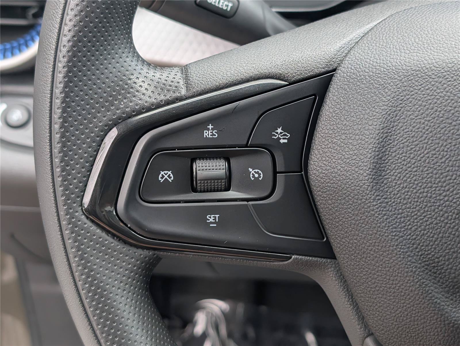 Used 2024 Chevrolet Trax LS FWD image 19