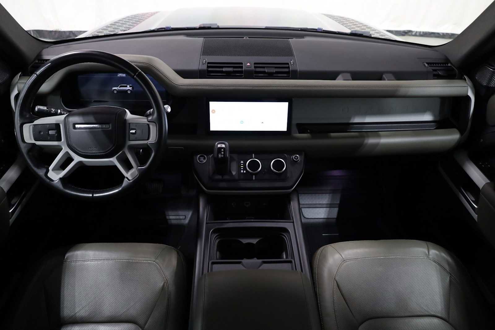 Used 2020 Land Rover Defender 110 SE image 24