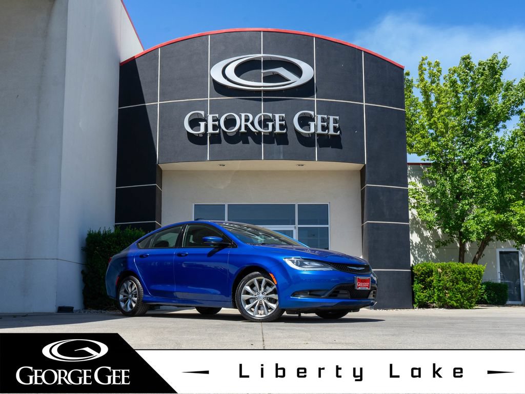 Used 2016 Chrysler 200 S w/ Navigation & Sound Group I