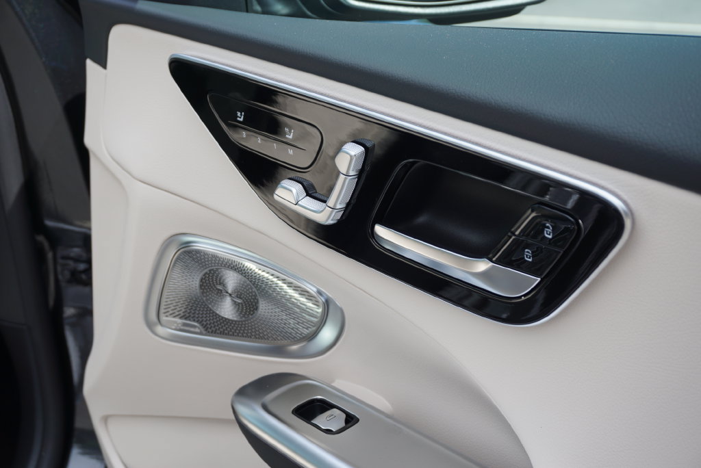 Certified 2025 Mercedes-Benz C 300 4MATIC Sedan image 64