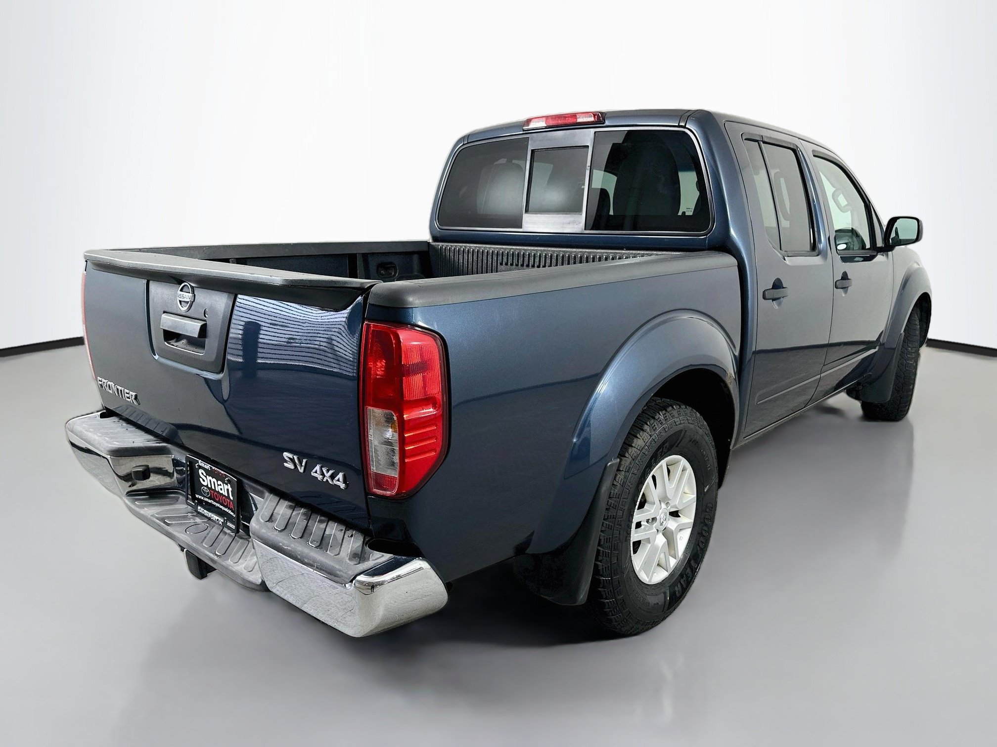 Used 2015 Nissan Frontier SV AWD/4WD image 7
