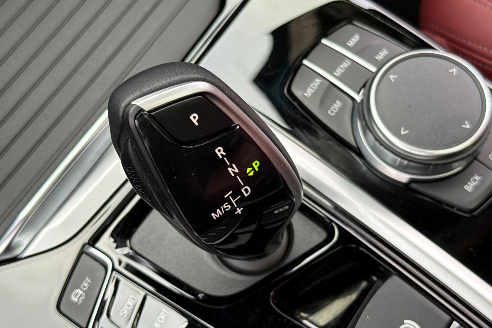 Certified 2021 BMW X4 xDrive30i w/ Executive Package image 27