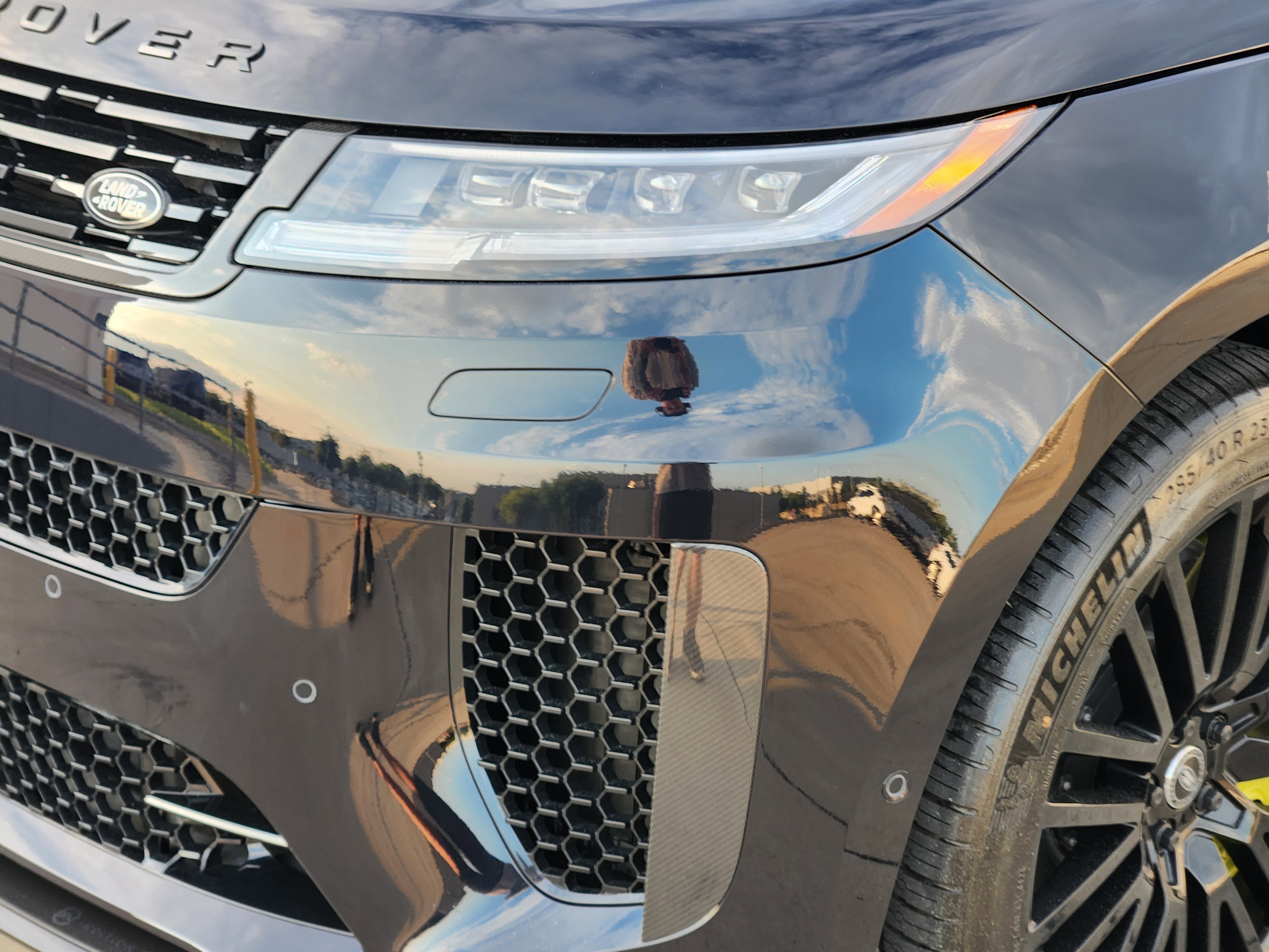 New 2025 Land Rover Range Rover Sport SV Edition Two image 9