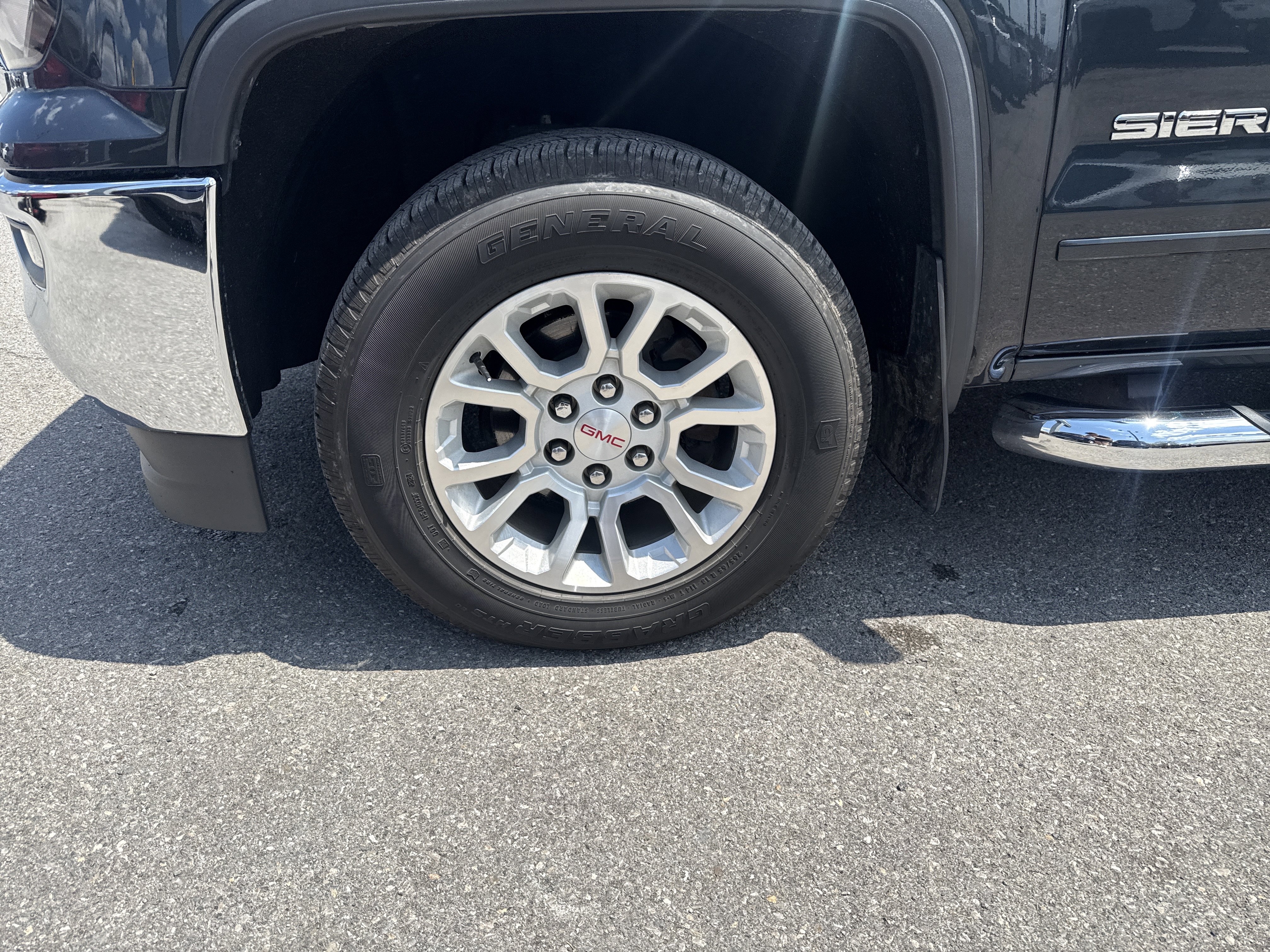 Used 2018 GMC Sierra 1500 SLE w/ SLE Value Package AWD/4WD image 11