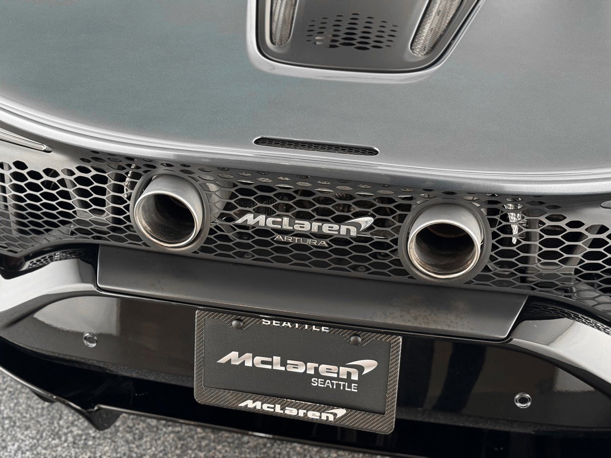Used 2023 McLaren Artura image 41