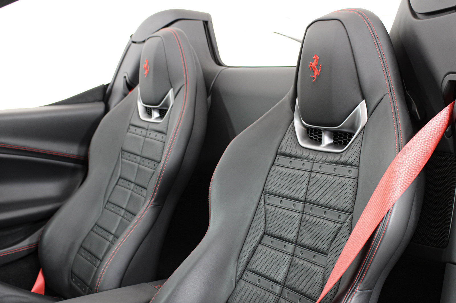 Certified 2024 Ferrari 296 GTS RWD image 40
