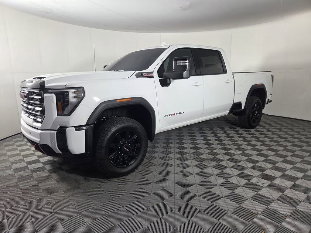 Used 2025 GMC Sierra 2500 AT4 image 4