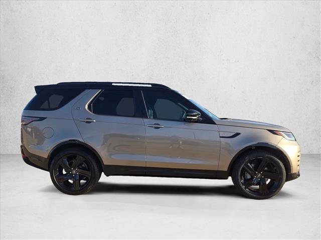 Used 2025 Land Rover Discovery Dynamic SE AWD/4WD image 4