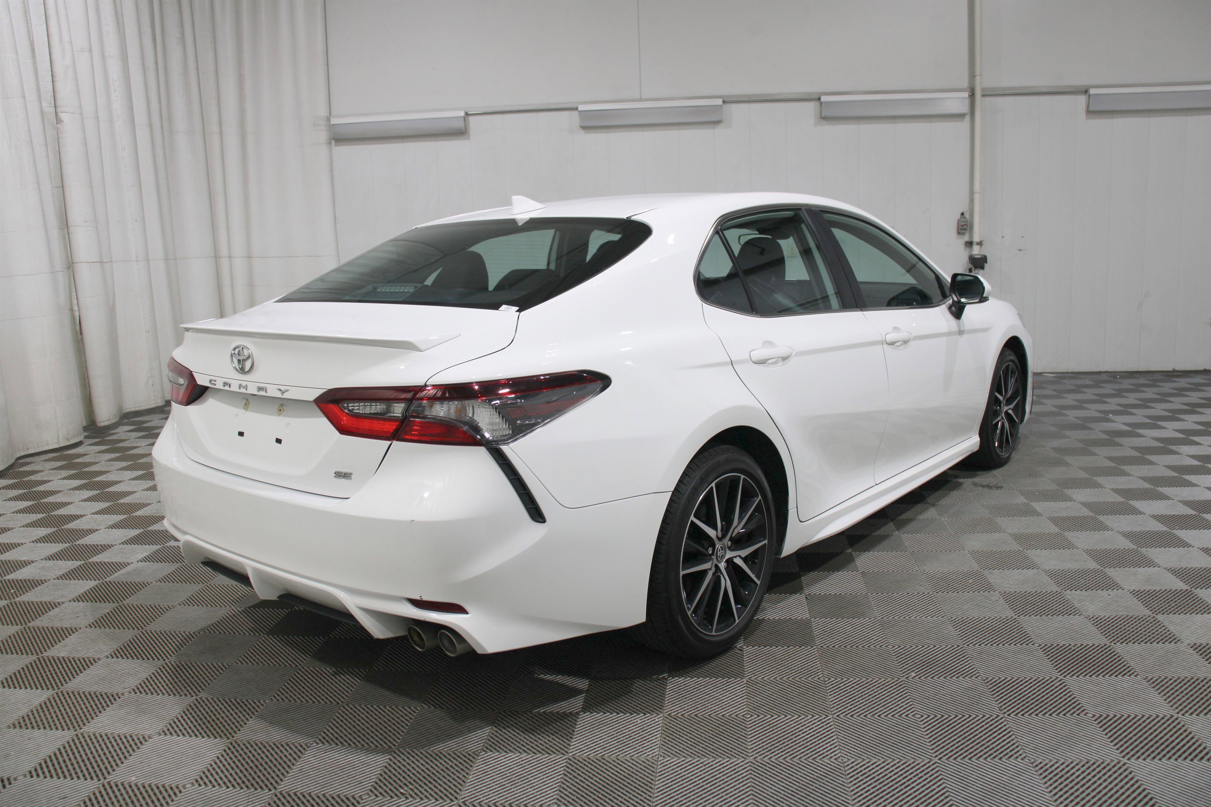 Used 2023 Toyota Camry SE image 28