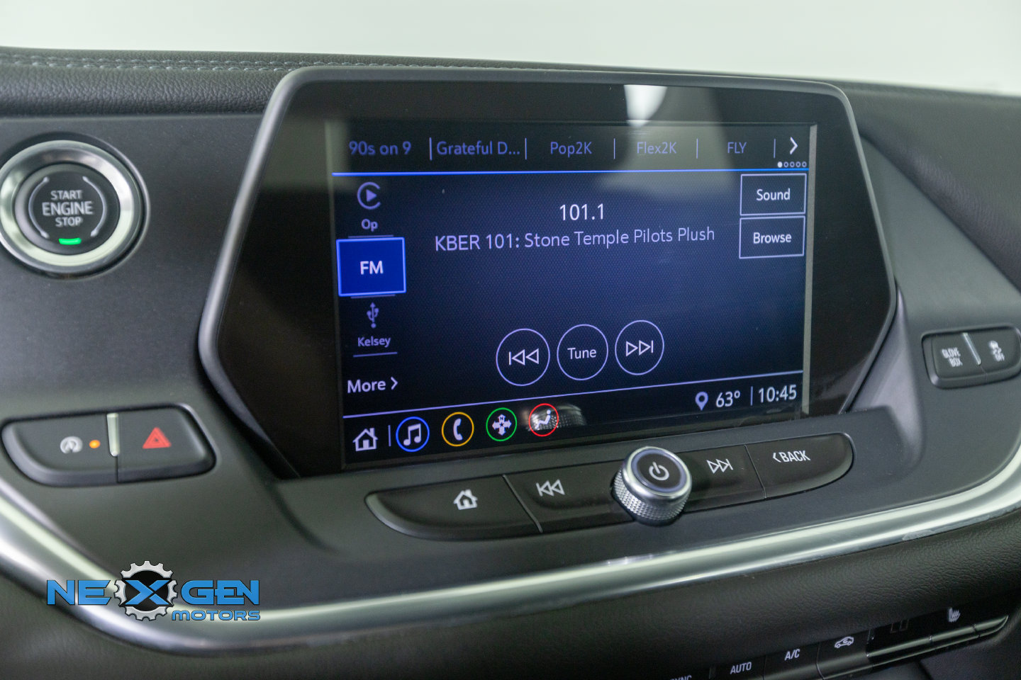 Used 2021 Chevrolet Blazer LT FWD image 17