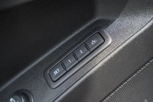 Used 2018 Chevrolet Equinox Premier AWD/4WD image 40