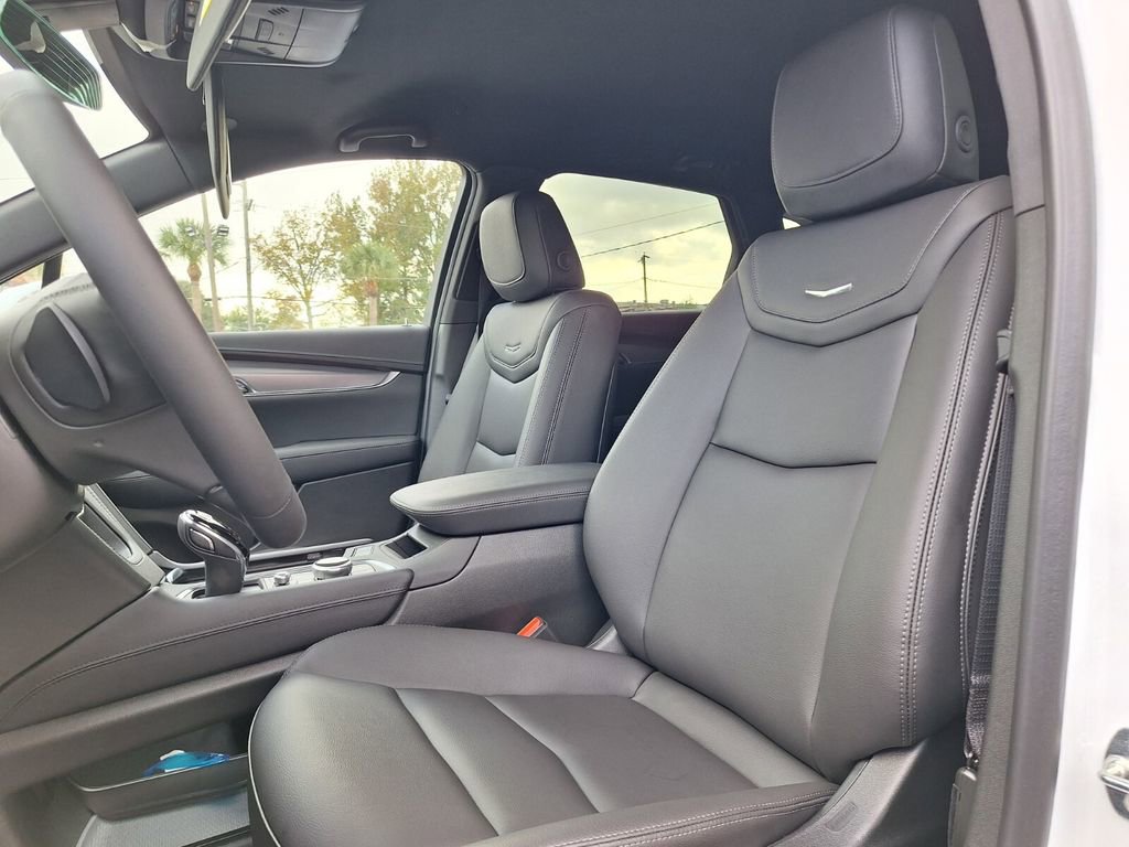 New 2026 Cadillac XT5 Luxury w/ LPO, Floor Liner Package AWD/4WD image 21