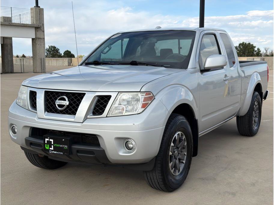Used 2014 Nissan Frontier PRO-4X AWD/4WD image 3
