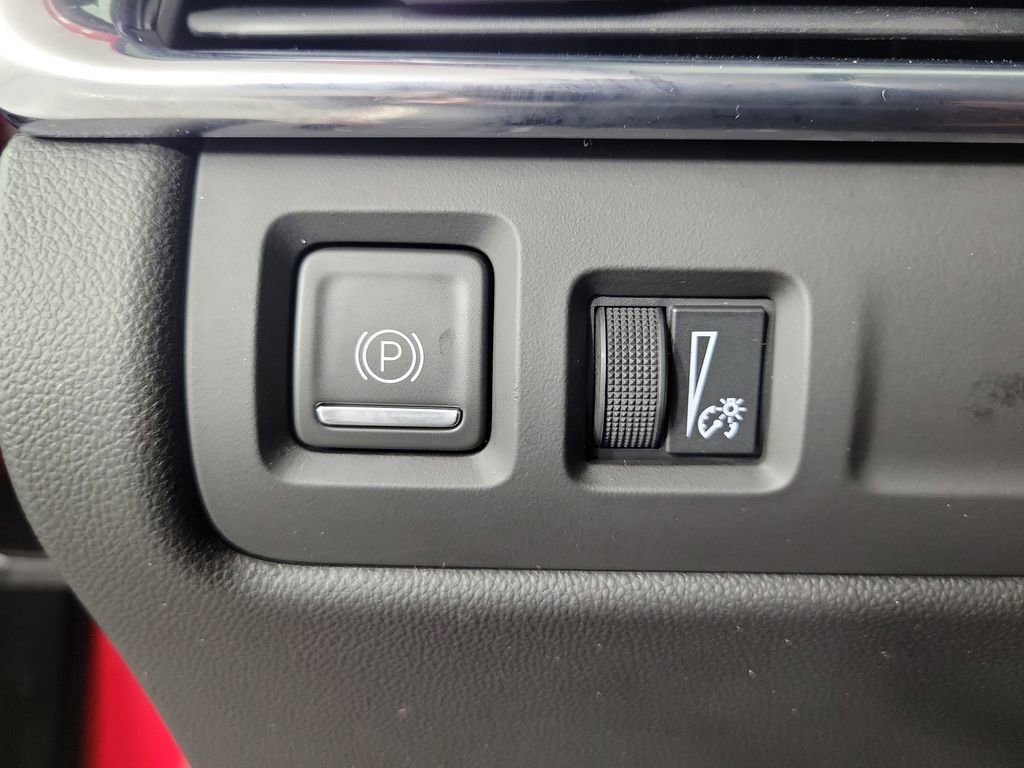 Certified 2023 Cadillac XT4 Luxury w/ Cold Weather Package FWD image 42