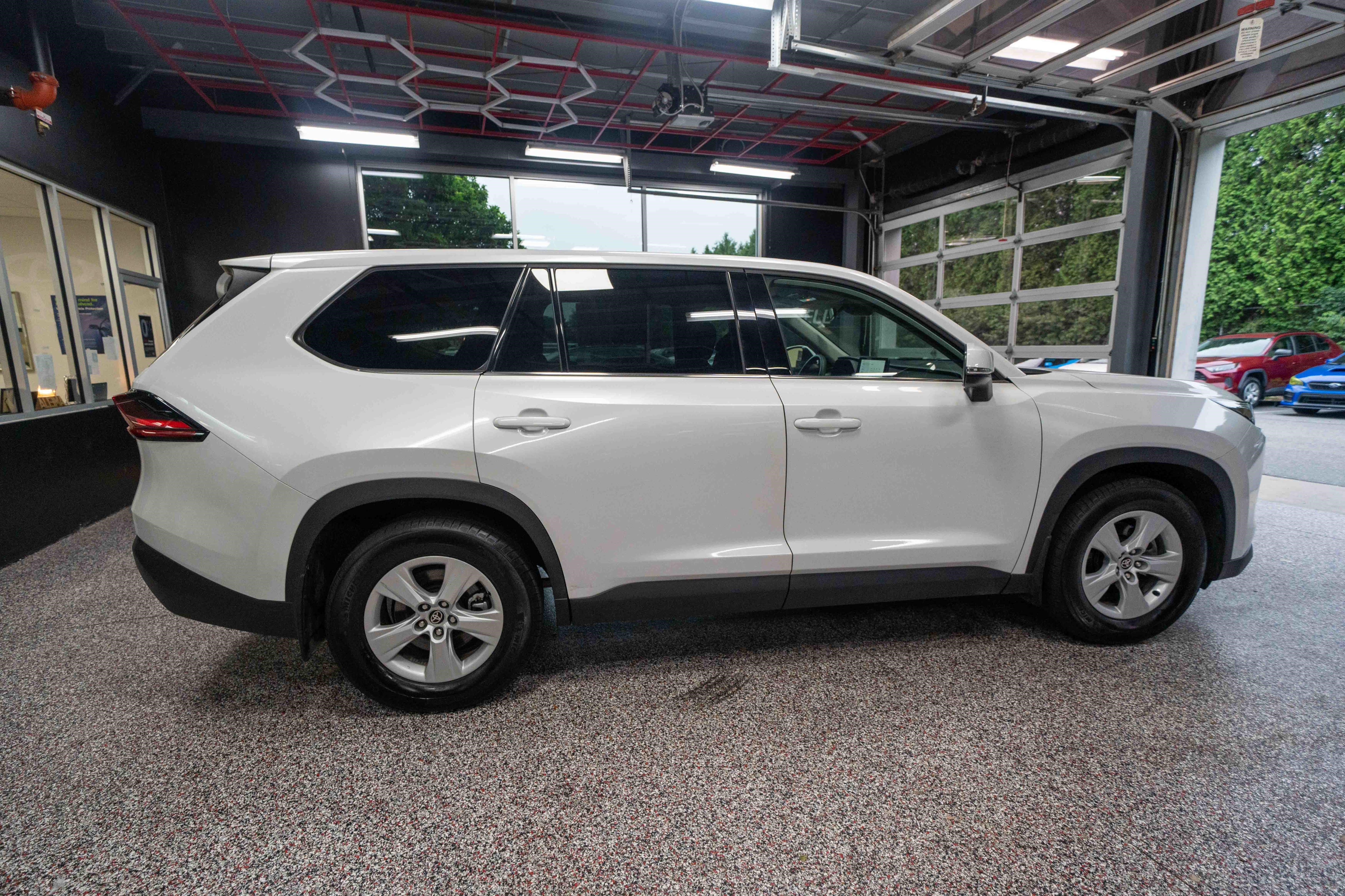Used 2025 Toyota Grand Highlander AWD Hybrid image 4