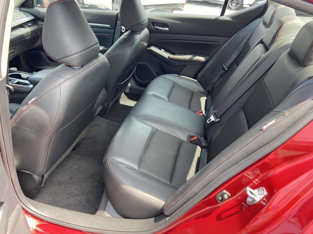 Used 2023 Nissan Altima 2.5 SR FWD image 13