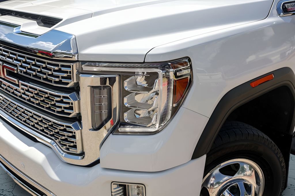 Used 2022 GMC Sierra 3500 Denali w/ Denali Ultimate Package AWD/4WD image 3