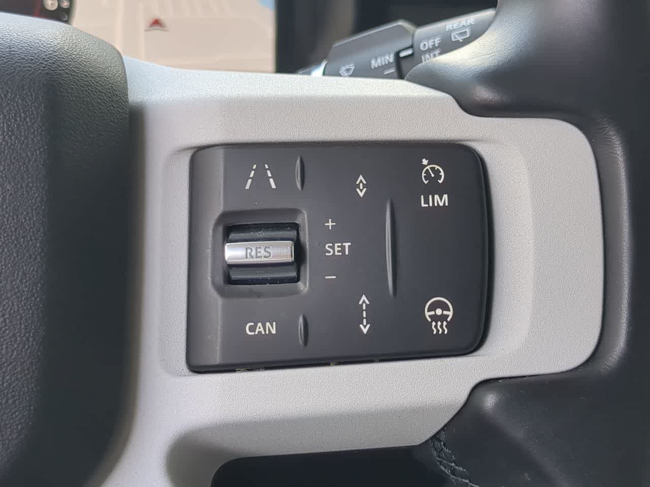 Certified 2025 Land Rover Defender 110 X-Dynamic SE AWD/4WD image 25