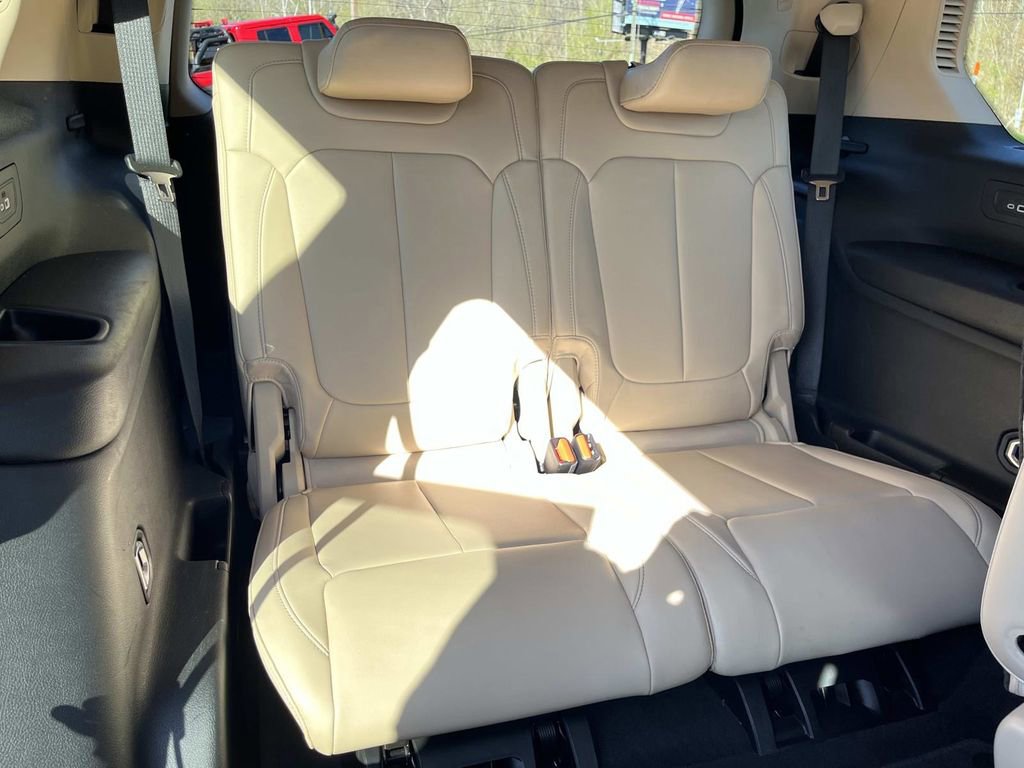 Used 2022 Jeep Grand Cherokee L Limited image 22