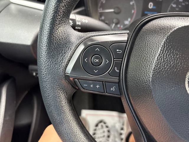 Used 2025 Toyota Corolla LE FWD image 11