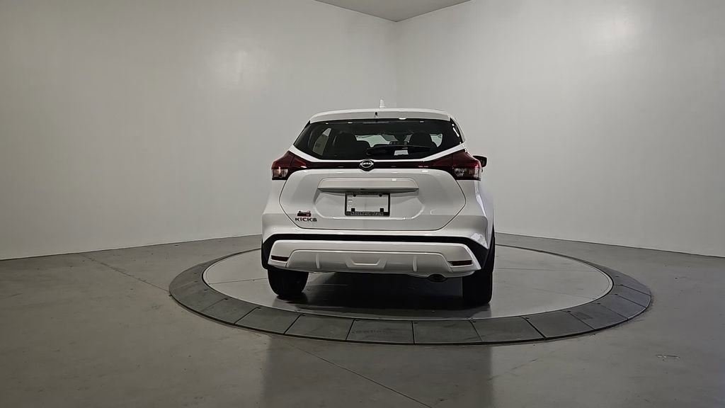 New 2025 Nissan Kicks Play S image 4