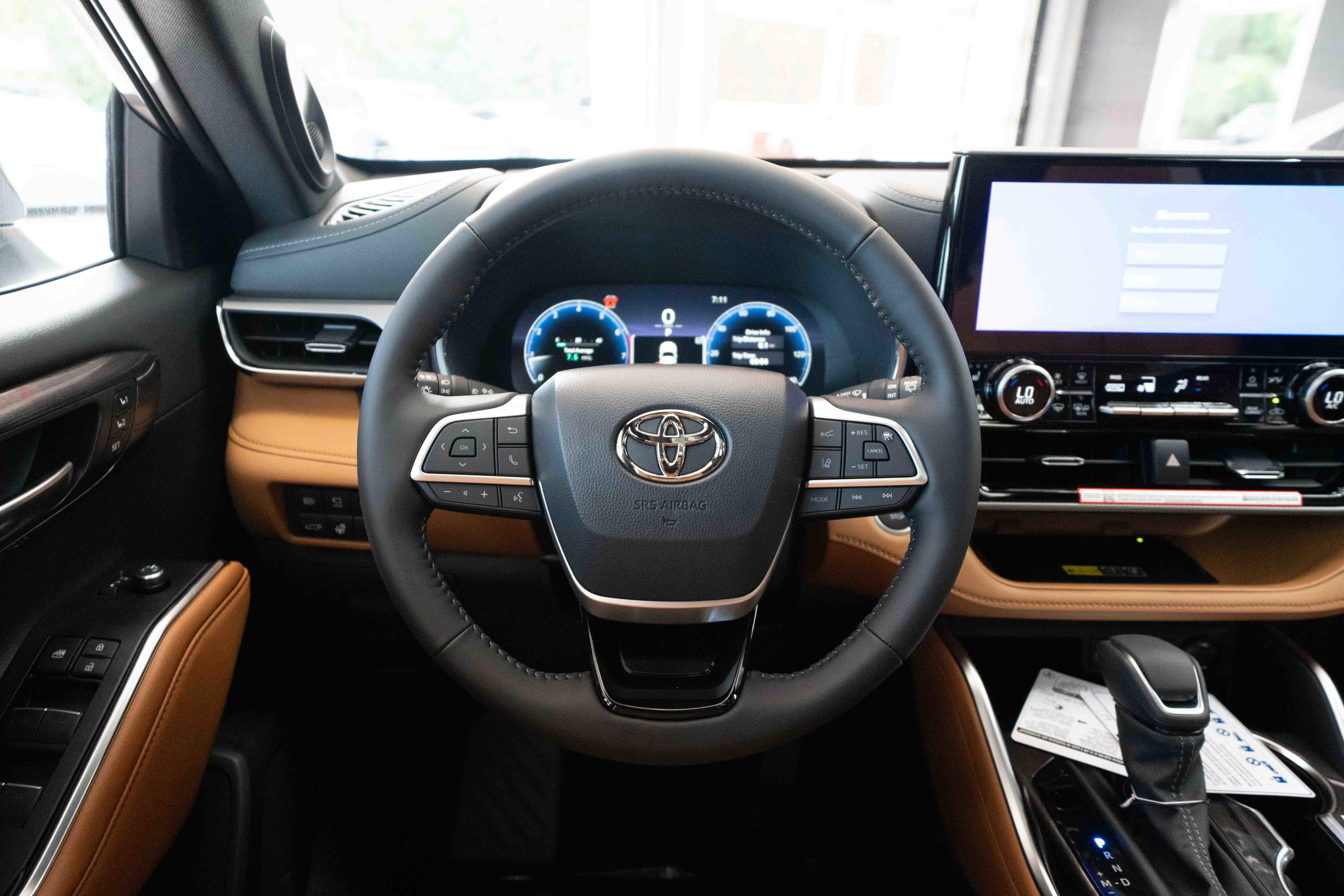 New 2026 Toyota Highlander Platinum image 21