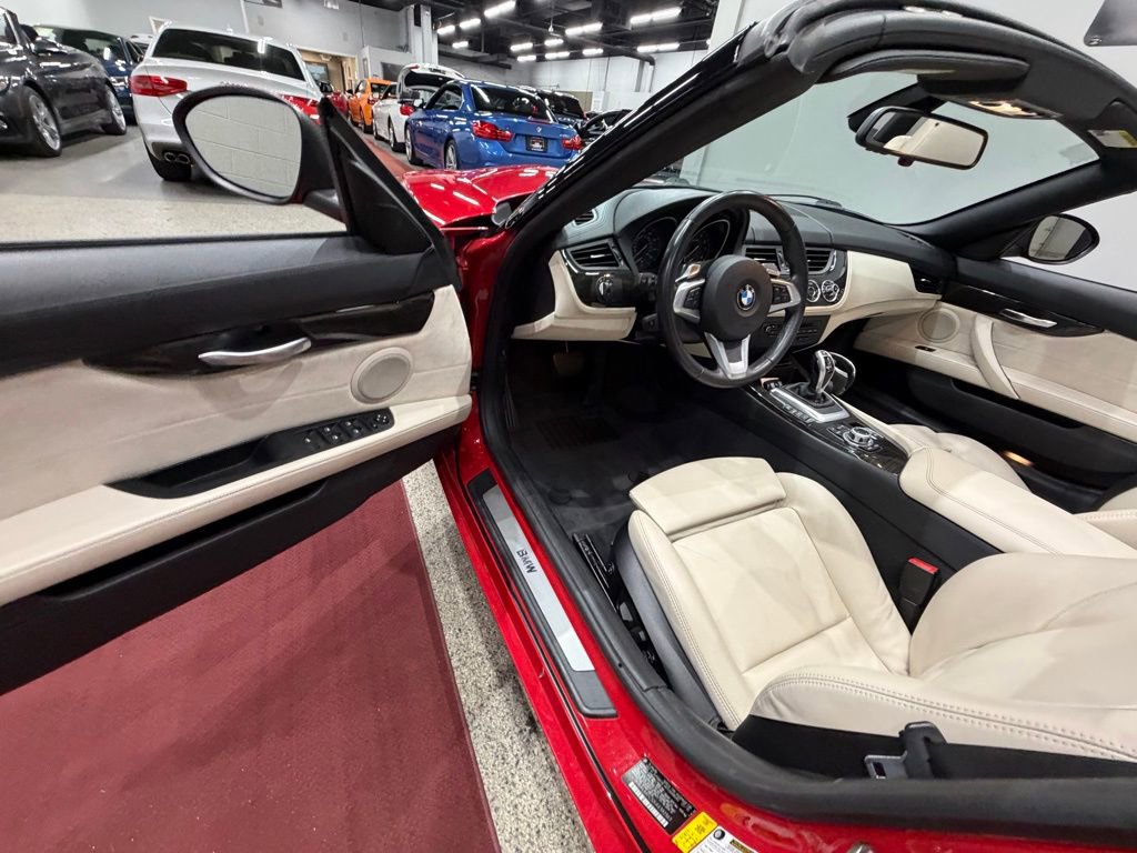 Used 2010 BMW Z4 sDrive35i image 28