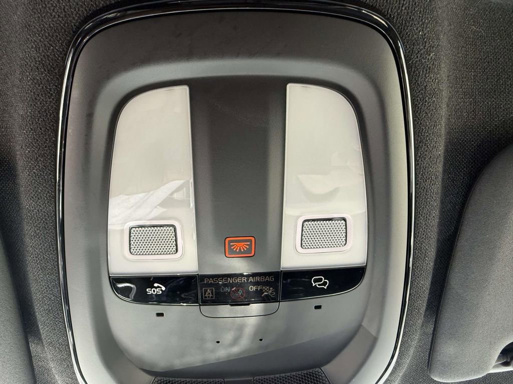 Used 2023 Volvo C40 P8 Recharge Ultimate image 25