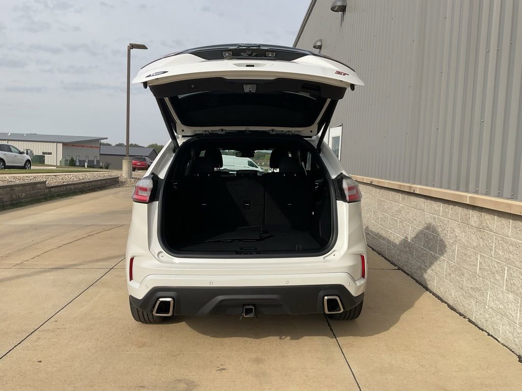 Used 2022 Ford Edge ST image 20