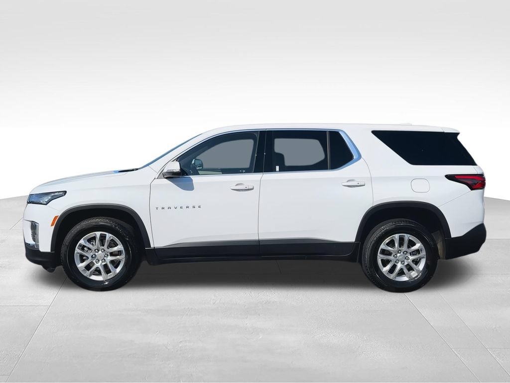 Used 2023 Chevrolet Traverse LS w/ Safety Package FWD image 5