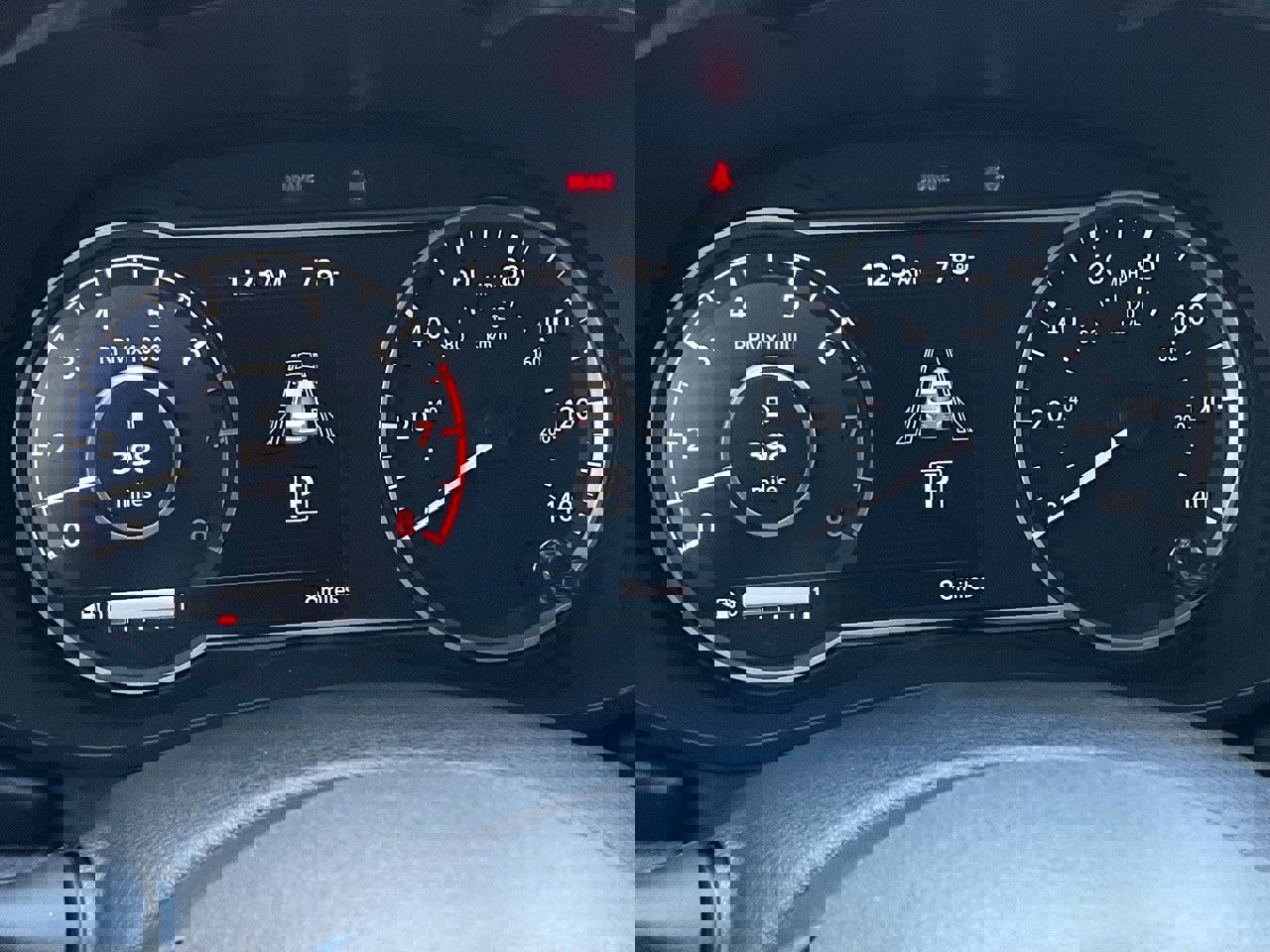 New 2025 Nissan Versa SR w/ Trunk Package image 19