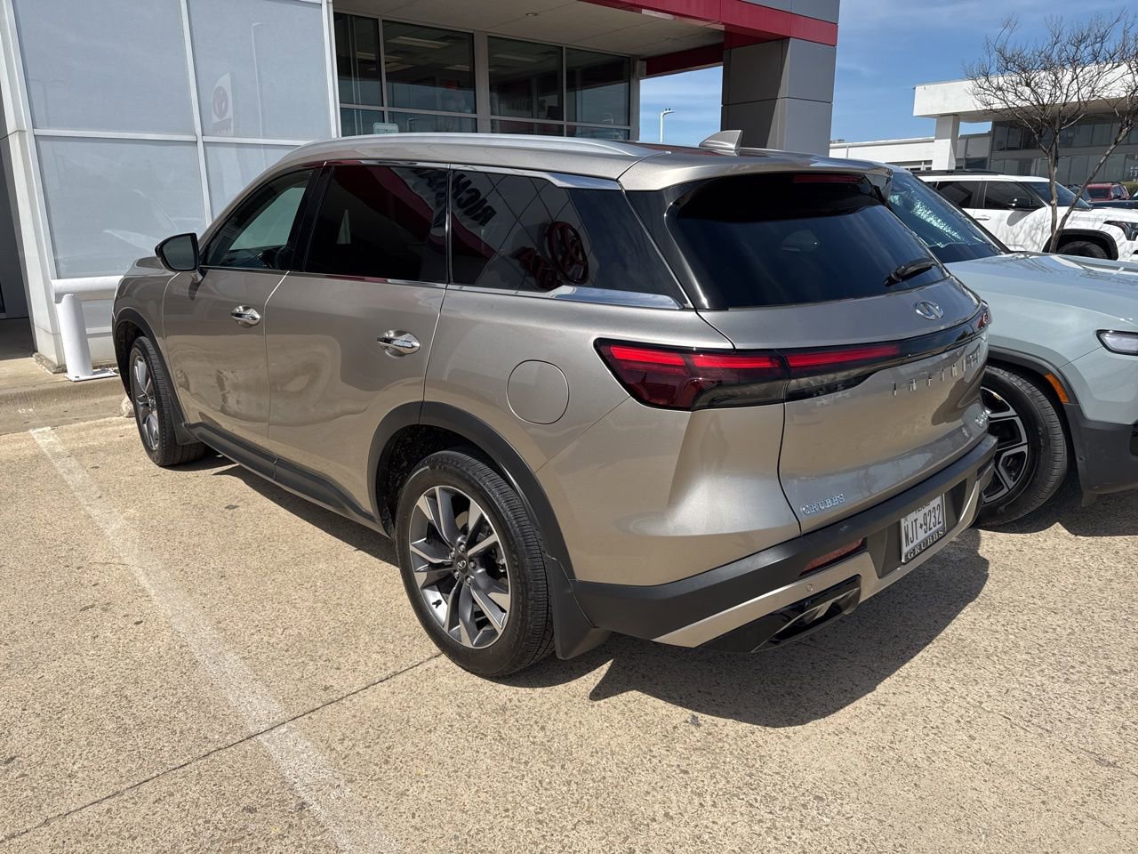 Used 2024 INFINITI QX60 Luxe image 4