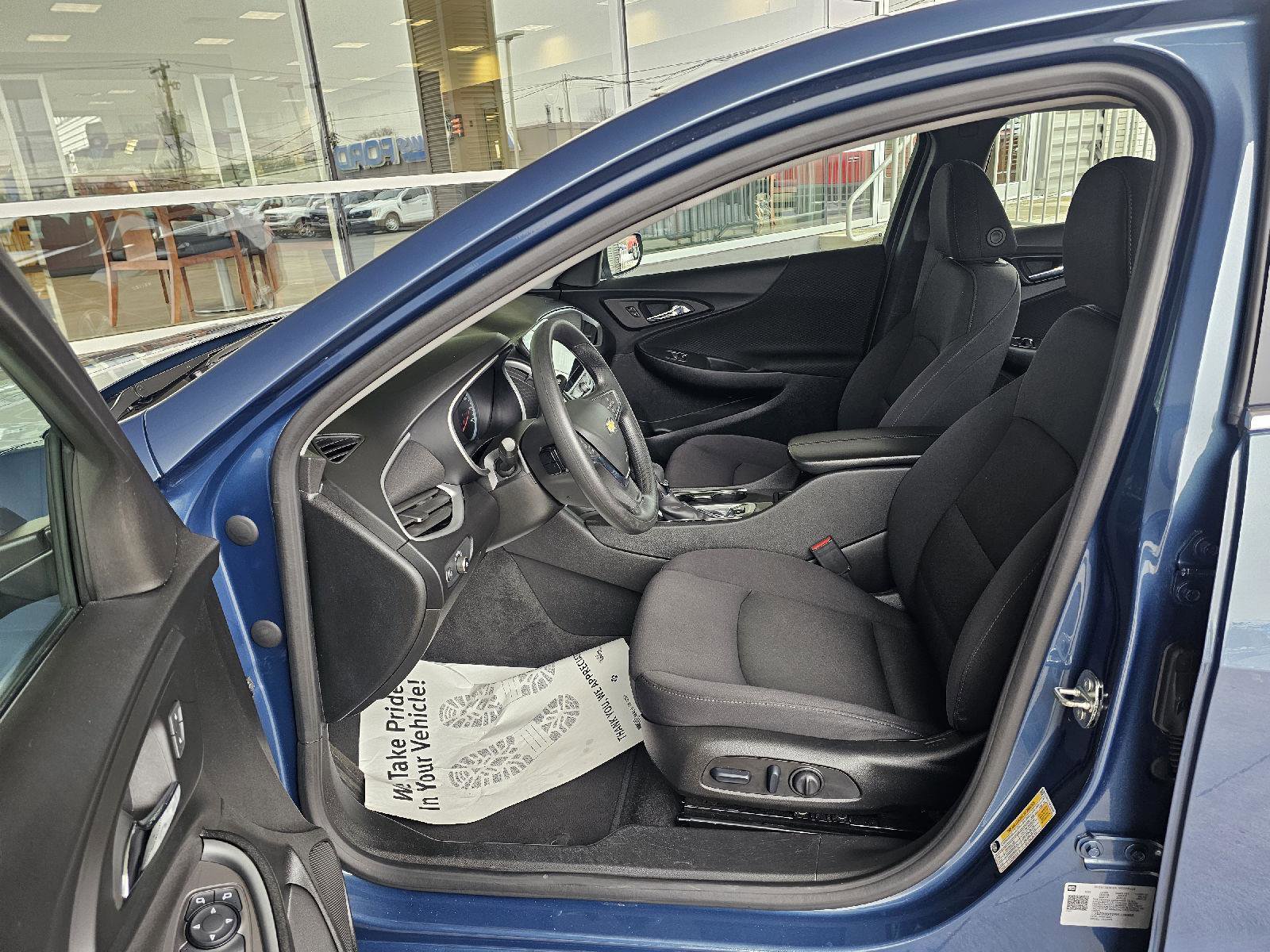 Used 2024 Chevrolet Malibu LT image 19