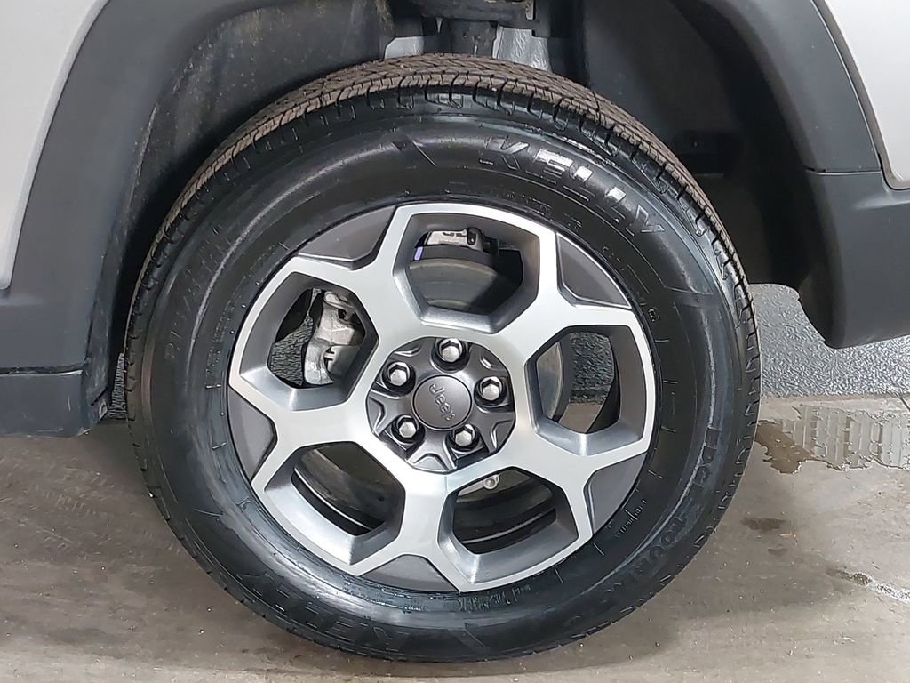 Used 2022 Jeep Compass Trailhawk w/ Trailhawk Convenience Group image 32